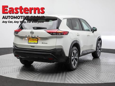 Used 2022 Nissan Rogue SV image 10