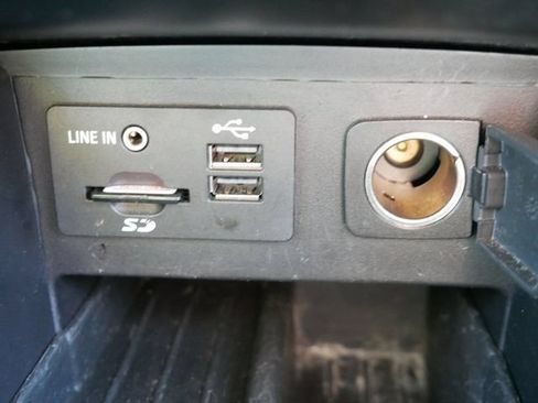 Used 2014 Ford Explorer XLT w/ Equipment Group 202A AWD/4WD image 26