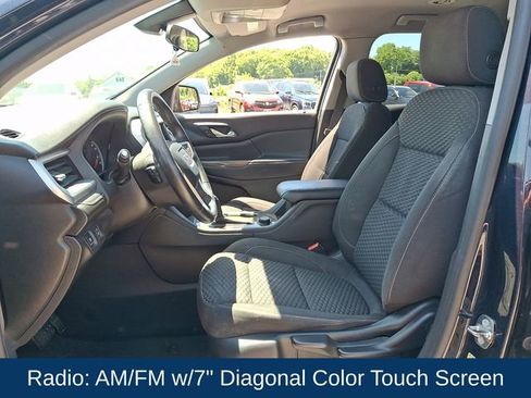 Used 2017 GMC Acadia SLE AWD/4WD image 2