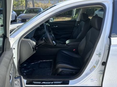 Used 2024 Honda Accord Touring image 2