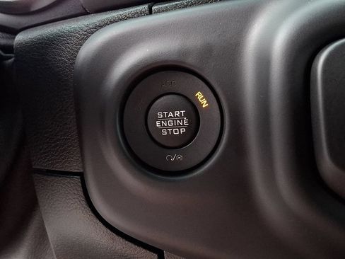 Used 2018 Jeep Wrangler Sport AWD/4WD image 26