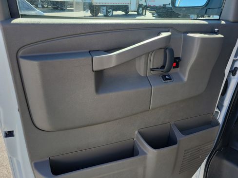 Used 2024 Chevrolet Express 2500 w/ Driver Convenience Package image 20