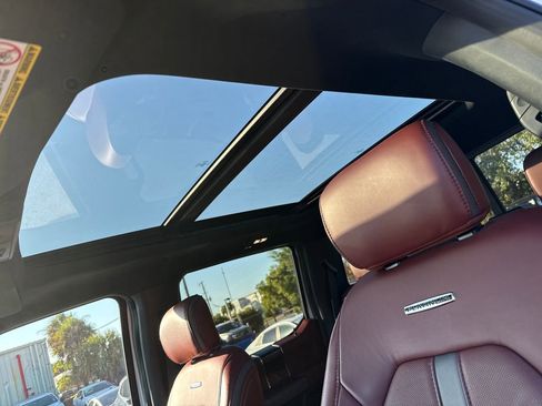 Used 2022 Ford F450 Platinum w/ FX4 Off-Road Package image 8