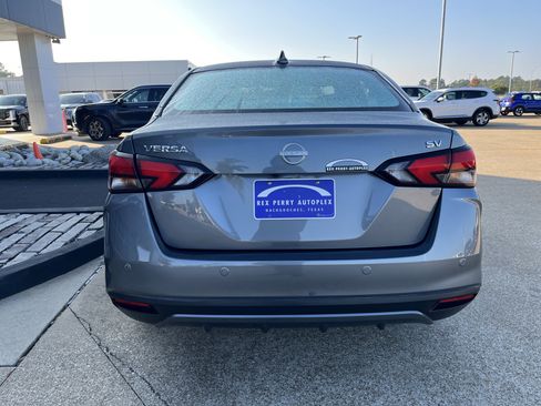 Used 2024 Nissan Versa SV image 28