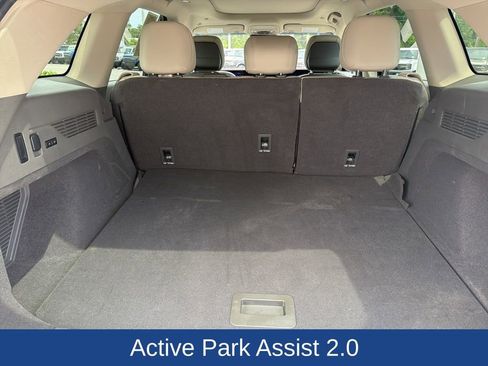 Used 2024 Lincoln Nautilus Premier w/ Equipment Group 102A AWD/4WD image 9