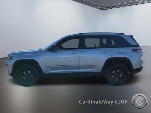 New 2026 Jeep Grand Cherokee Altitude AWD/4WD image 5