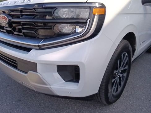 Used 2025 Ford Expedition Max Platinum AWD/4WD image 9