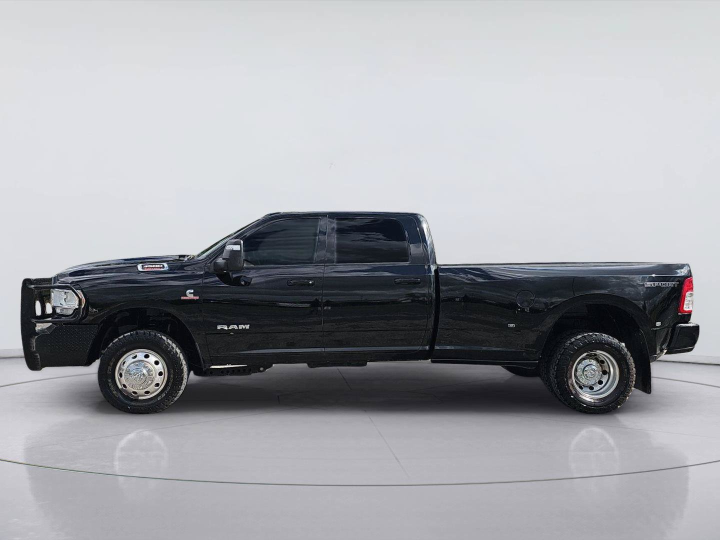 Used 2024 RAM 3500 Lone Star w/ Sport Appearance Package AWD/4WD image 2