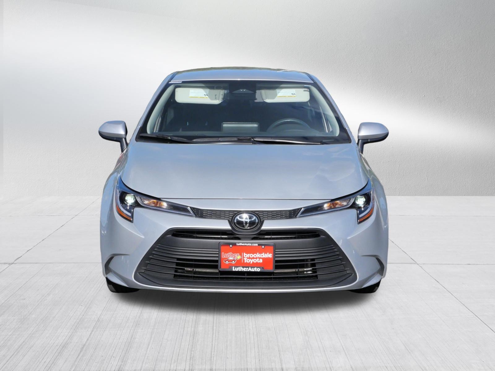 Certified 2025 Toyota Corolla LE FWD image 2