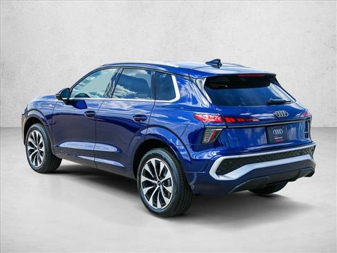 New 2026 Audi Q3 quattro 2.0T AWD/4WD image 7