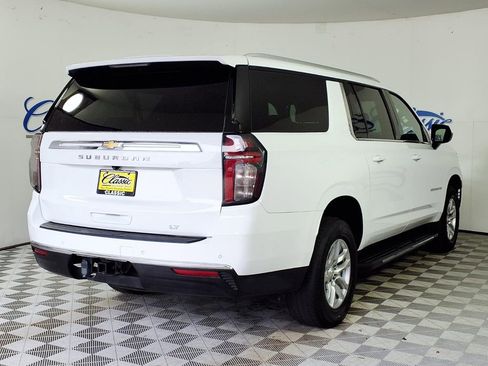 Used 2023 Chevrolet Suburban LT RWD image 6