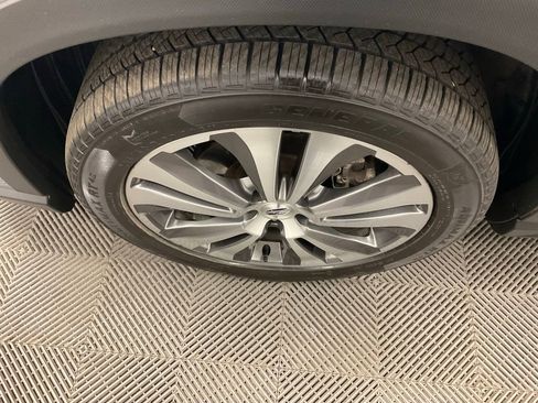 Used 2022 Subaru Ascent Limited w/ Technology Package image 9