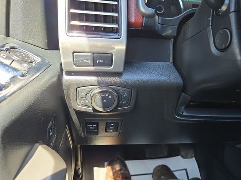 Used 2020 Ford F150 Platinum w/ Technology Package AWD/4WD image 20