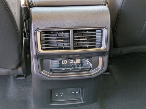 New 2026 Volkswagen Atlas SE FWD image 28