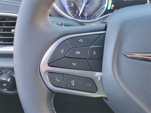 New 2026 Chrysler Pacifica Select image 5