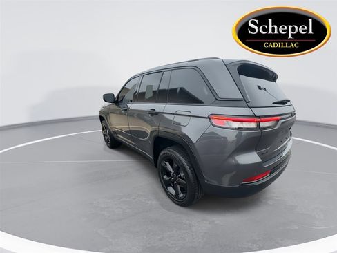 Used 2025 Jeep Grand Cherokee Altitude image 6