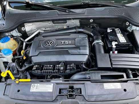 Used 2016 Volkswagen Beetle 1.8T FWD image 32