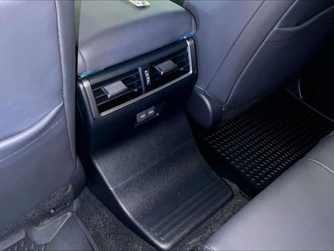 Used 2025 Lexus GX 550 image 34