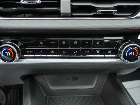 New 2026 Chevrolet Equinox RS image 18