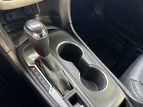 Used 2018 Chevrolet Equinox LT image 21