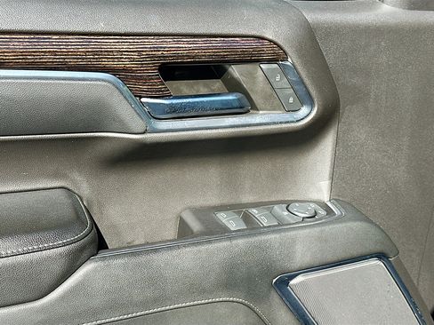 Used 2024 GMC Sierra 1500 SLE w/ Preferred Package image 18