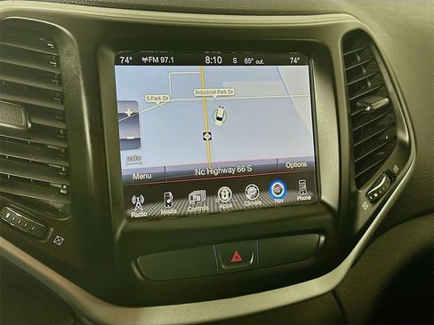 Used 2017 Jeep Cherokee Trailhawk w/ Comfort/Convenience Group image 19