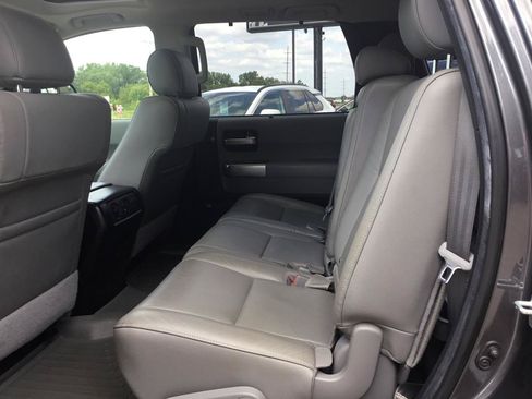 Used 2021 Toyota Sequoia Limited w/ Safety & Convenience Package AWD/4WD image 19
