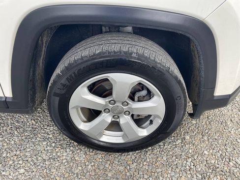 Used 2019 Jeep Compass Latitude w/ Popular Equipment Group AWD/4WD image 28