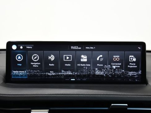 Used 2023 Genesis GV70 2.5T w/ Sport Prestige Package image 13