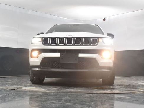 Used 2023 Jeep Compass Latitude image 38