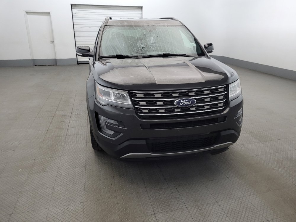 Used 2017 Ford Explorer XLT w/ Equipment Group 202A FWD image 14