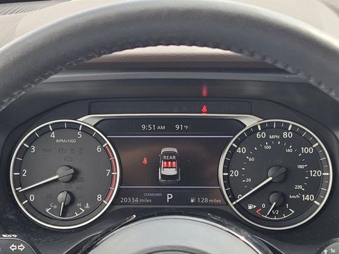 Used 2023 Nissan Rogue SV w/ SV Premium B Package FWD image 9