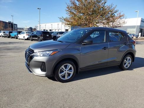 Certified 2025 Nissan Kicks Play S image 8