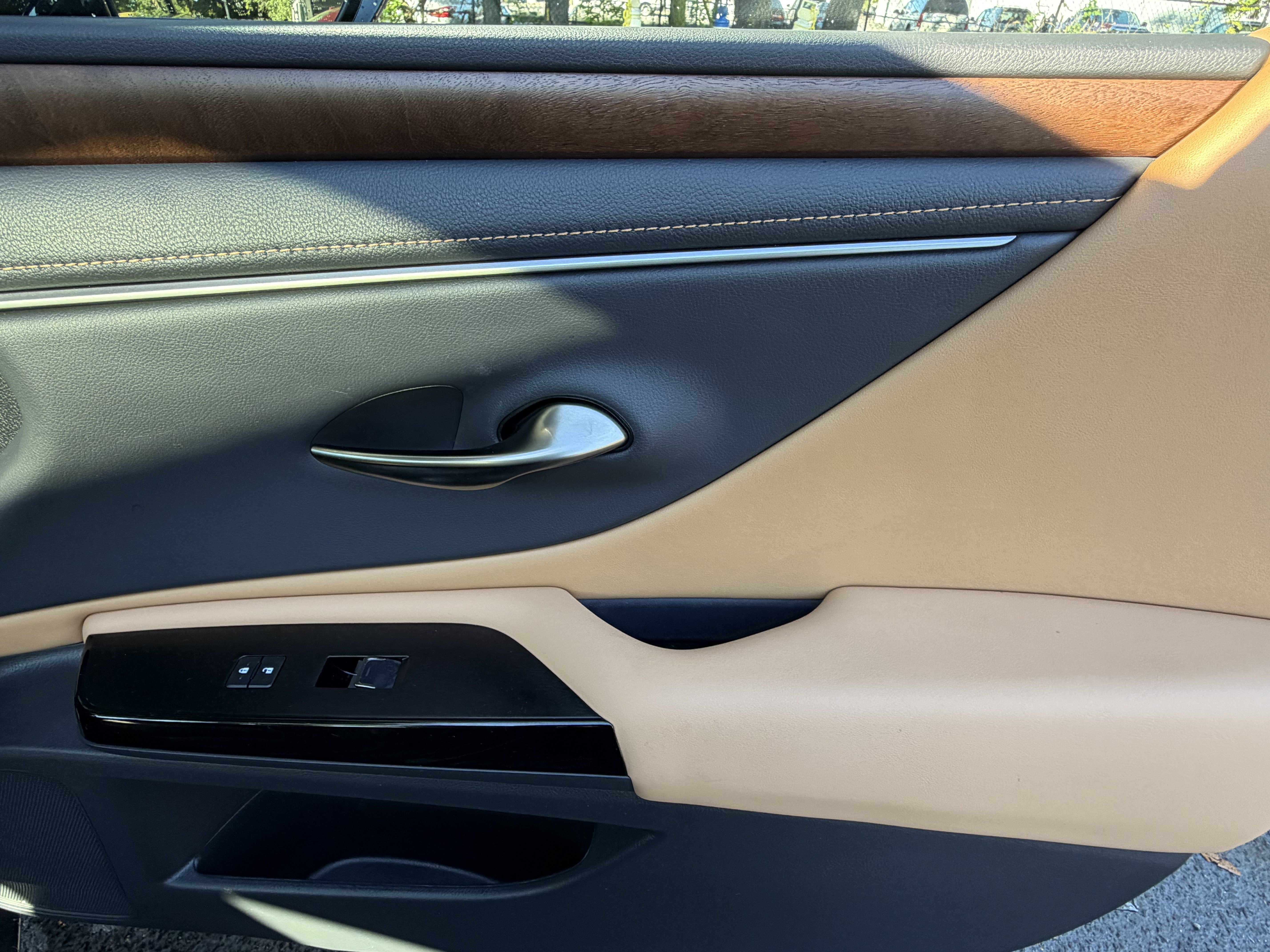 Certified 2025 Lexus ES 350 w/ Premium Package FWD image 38