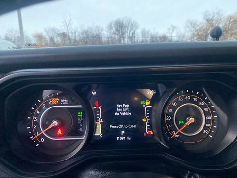 Used 2025 Jeep Wrangler Unlimited Rubicon 392 image 24