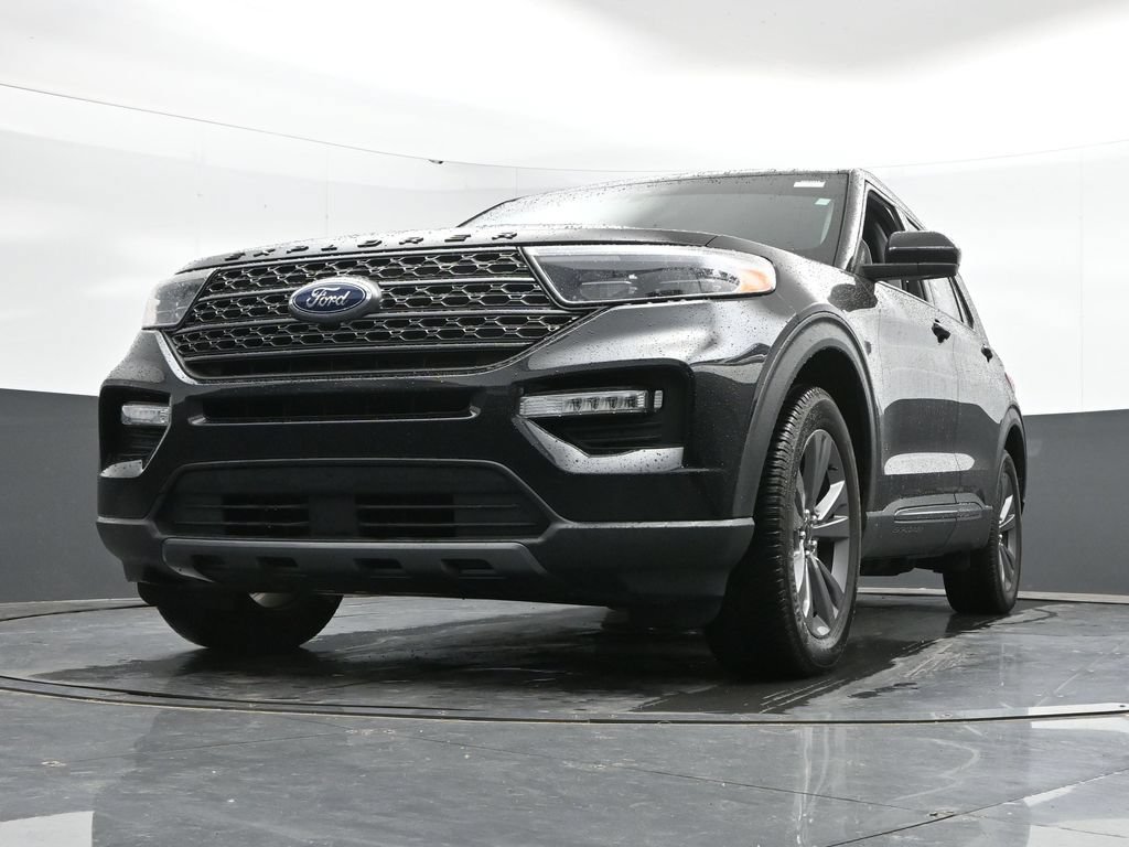 Used 2022 Ford Explorer XLT w/ Equipment Group 202A AWD/4WD image 47