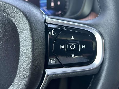 Certified 2024 Volvo XC60 B5 Plus w/ Protection Package Premier AWD/4WD image 27