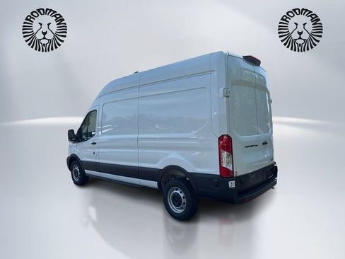New 2026 Ford Transit 250 148 High Roof RWD image 9