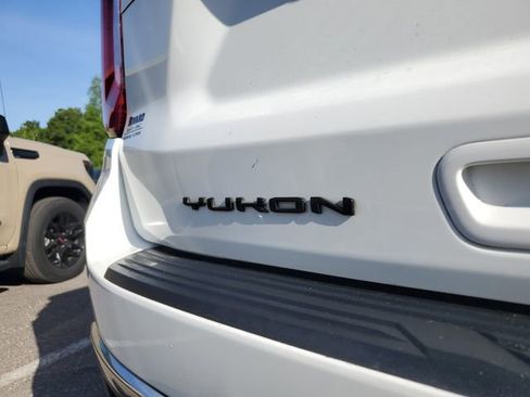Used 2022 GMC Yukon SLT w/ SLT Premium Package RWD image 7