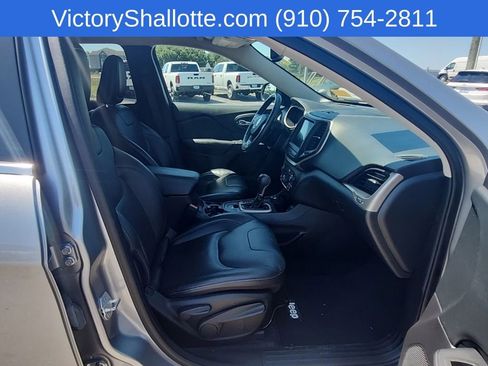 Used 2015 Jeep Cherokee Limited AWD/4WD image 32
