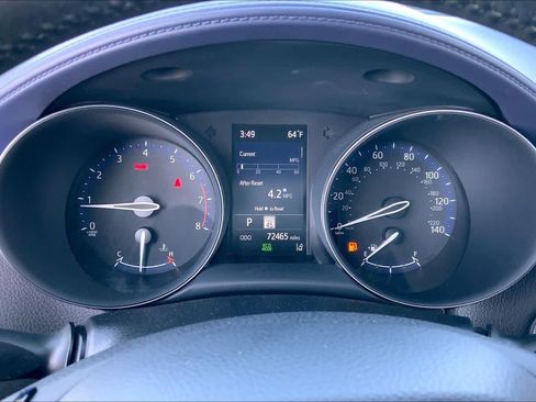 Used 2021 Toyota C-HR XLE image 24