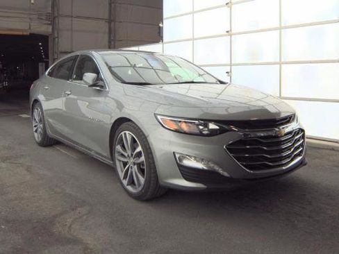 Used 2023 Chevrolet Malibu LT image 2