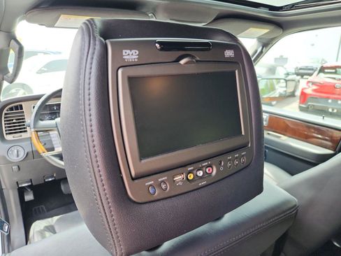 Used 2014 Lincoln Navigator 4WD image 18