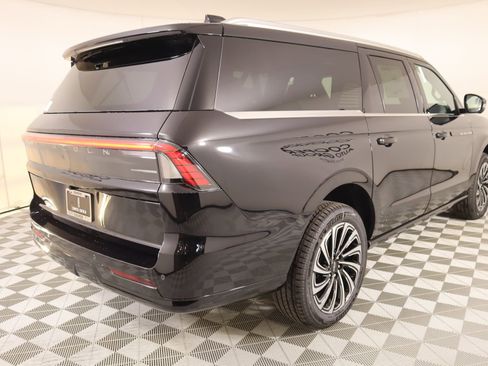 New 2026 Lincoln Navigator L Black Label AWD/4WD image 22