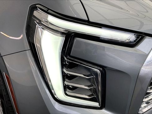 Used 2025 GMC Yukon Denali image 28