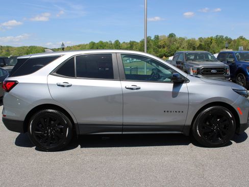 Used 2024 Chevrolet Equinox LS w/ LS Convenience Package image 5