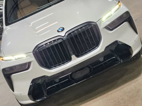 Used 2023 BMW X7 xDrive40i w/ M Sport Package AWD/4WD image 19