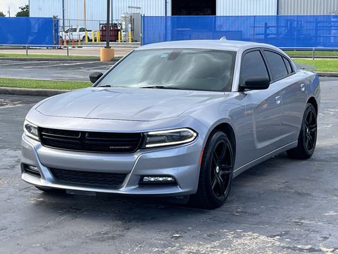 Used 2018 Dodge Charger SXT Plus RWD image 5