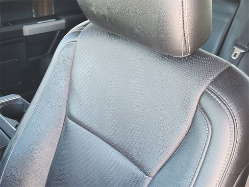 Used 2017 Ford F150 Lariat w/ Equipment Group 502A Luxury image 14