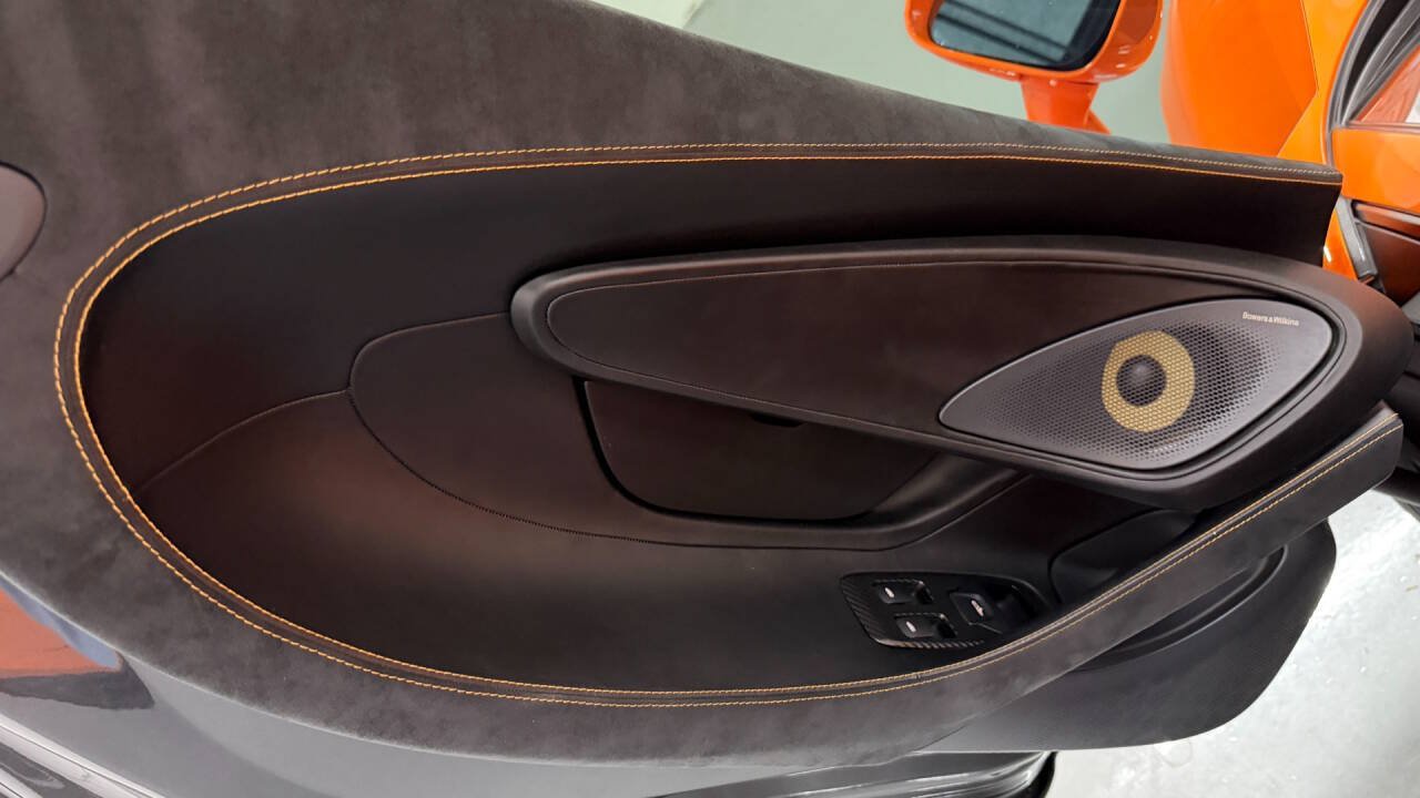 Used 2017 McLaren 570S Coupe RWD image 31